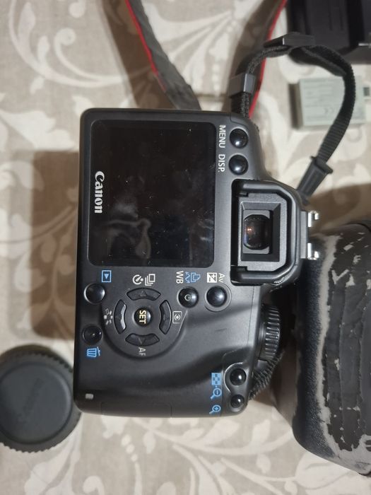 Máquina Fotográfica CANON EOS