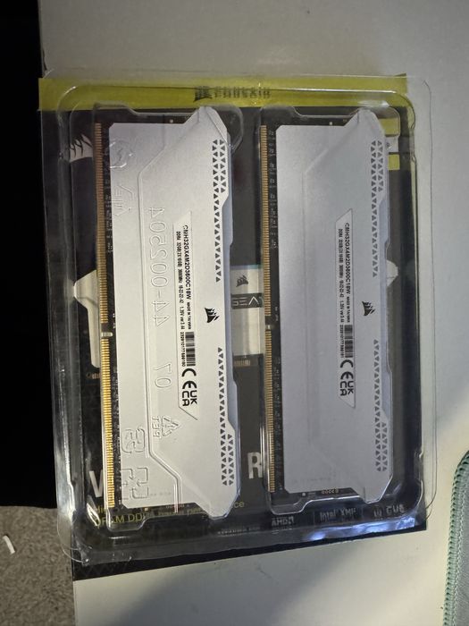 Corsair 32 GB (2 x 16 GB) DDR4 DRAM 3600 MHz C18