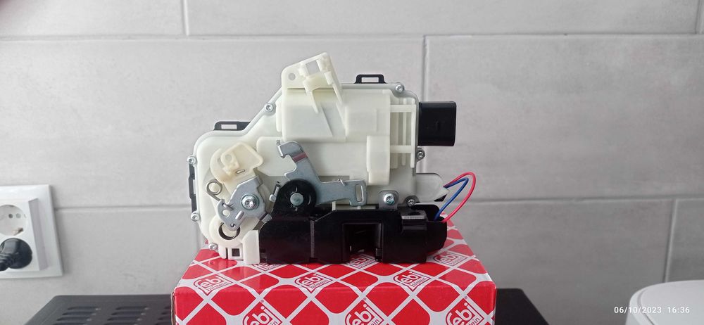 Fechadura Febi Bilstein Porta Frente Esquerda Passat/Golf IV - NOVA