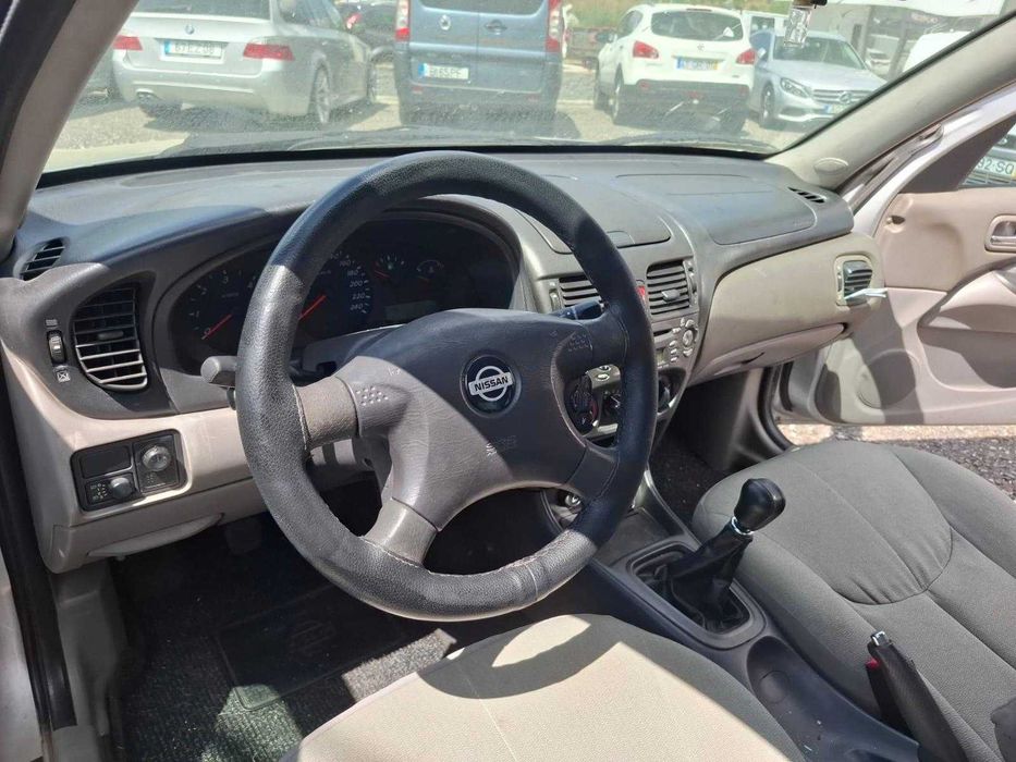 Nissan Almera N16 2.2 Diesel - Para Restauro ou Peças