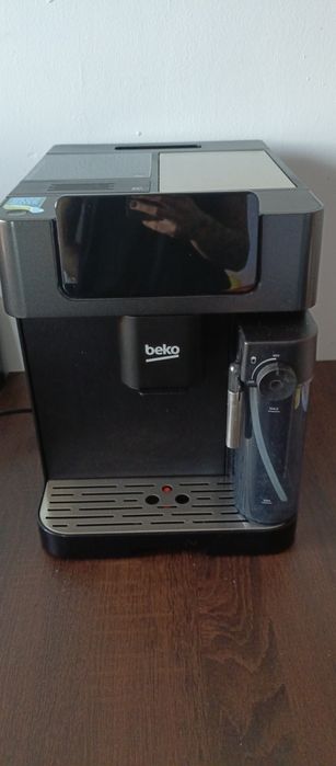 Ekspres ciśnieniowy Beko