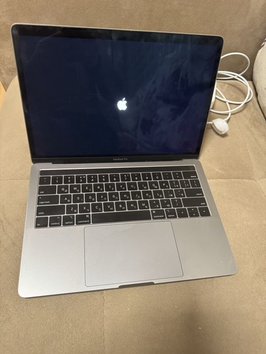 Macbook pro 13 2018 touchbar icloud lock