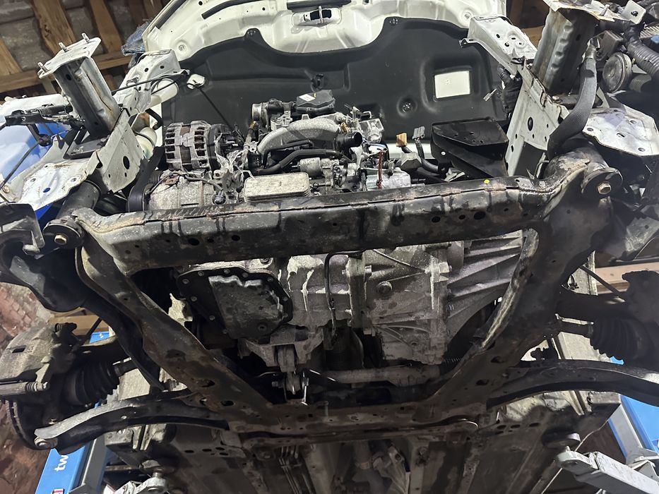 Передній підрамник подрамник Nissan X-Trail T32 Rogue 1.6 DCI 14-21