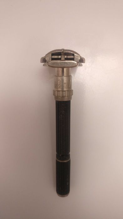 Станок Gillette (безпечна бритва / безопасная бритва).