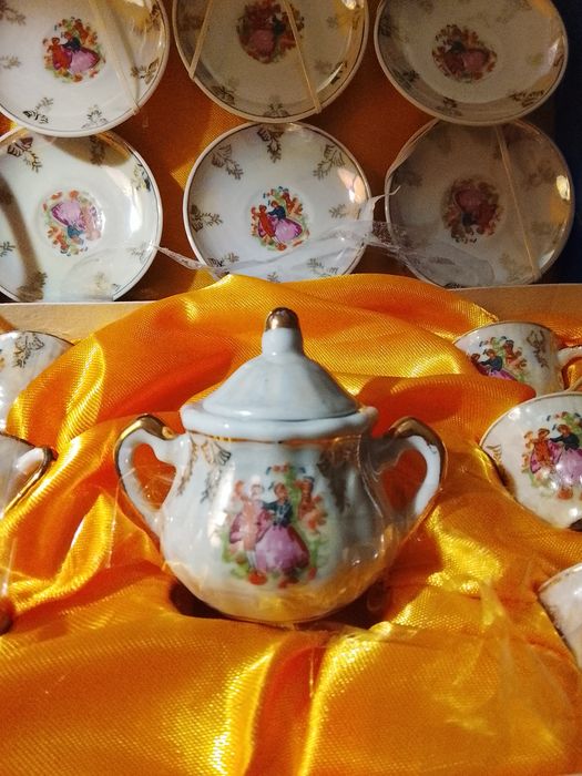 Продам японський мініатюрний колекційний порцеляновий чайний сервіз