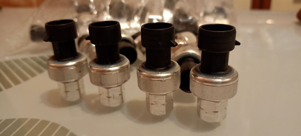 Датчик давления кондиционера Opel.НОВЫЙ!