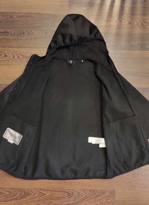 Czarny softshell 4F 152 model HJL22-JSFM001