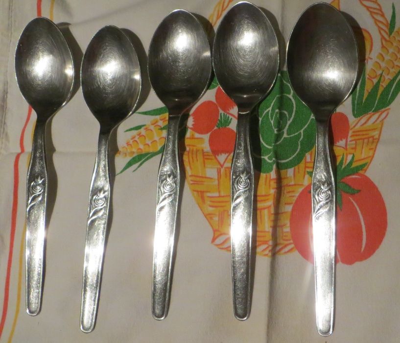 Talheres de mesa - 25 peças em inox - Como Novos