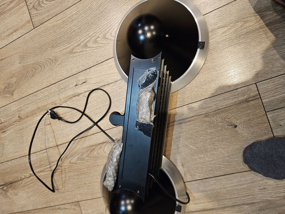 Bang&Olufsen. Beosound 8