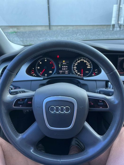 Audi A4 B8 2.0tdi автомат