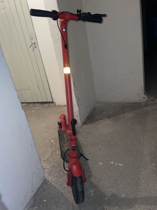 Hulajnoga elektryczna FIAT czerwony