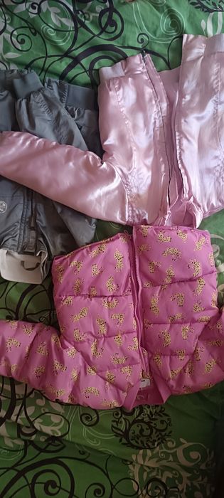 Куртки на дівчинку 110-116