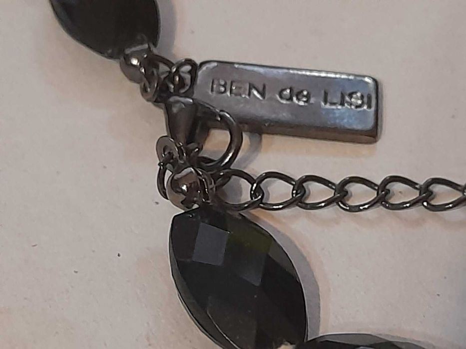 Ожерелья нарядные