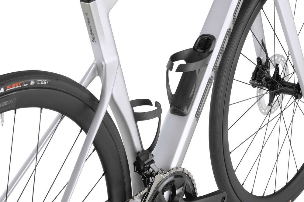 Nowy BMC Roadmachine 01 Four Ultegra Di2 2x12