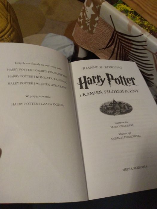 Sprzedam książkę Harry Potter i kamień filozoficzny