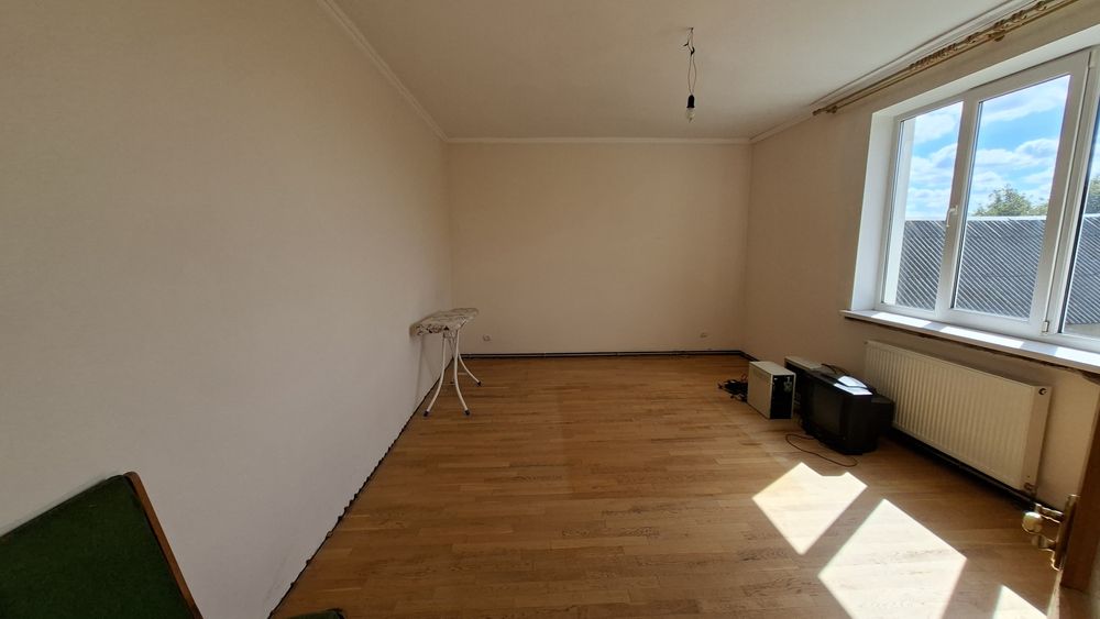 Продаж житлового будинку . Площа  220м².Земельна ділянка 11 сот.Програми. Є-відновлення.  Комунікації.Меблі .Техніка .