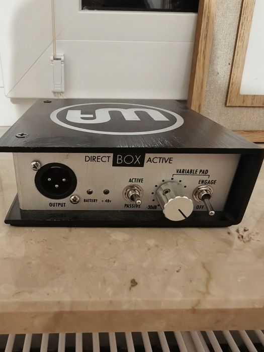 Di box Warm Audio