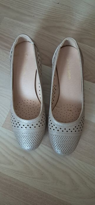 Clara Barson Czółenka WYL1725-1 Beżowy  39