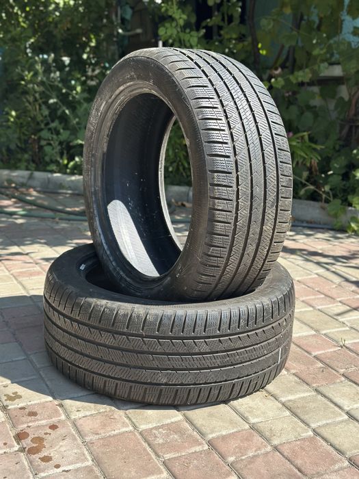 Всесезонні шини Vredestein  245.45.R18/24 рік