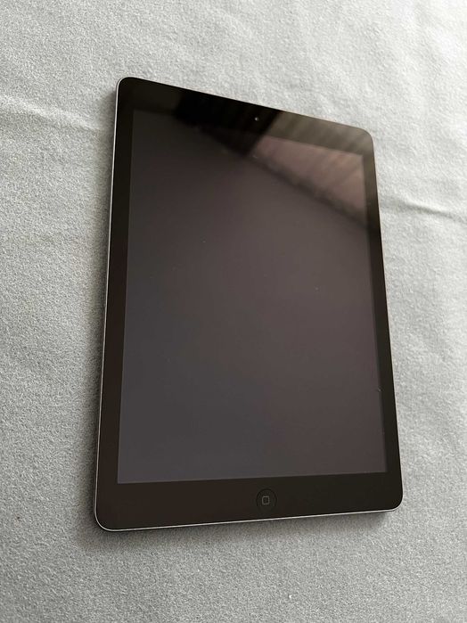 ZADBANY iPad Air 32GB wifi szary bateria 91%