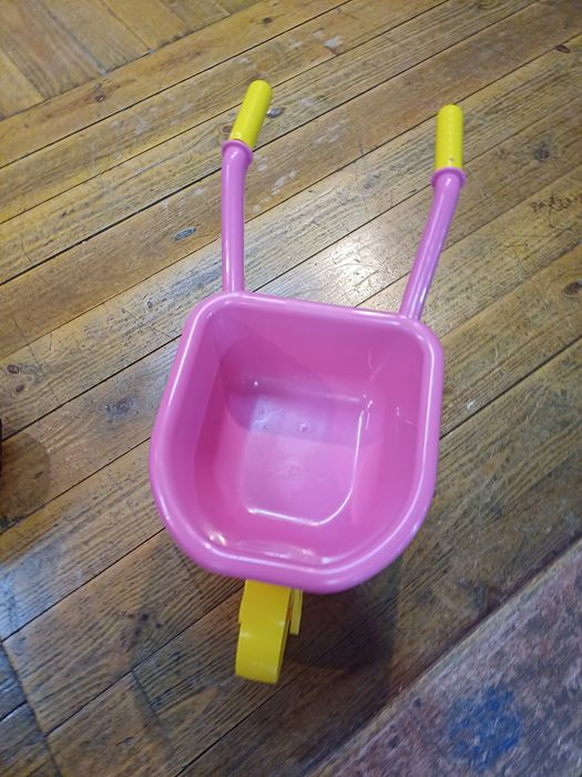 Carrinho de mão rosa