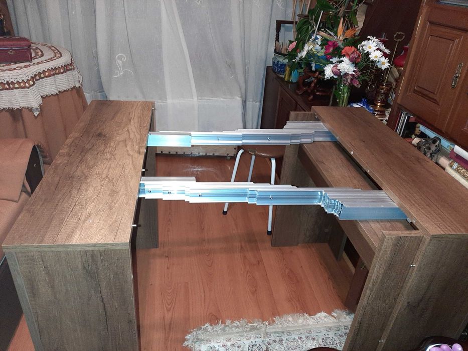 Consola que se transforma em mesa extensível