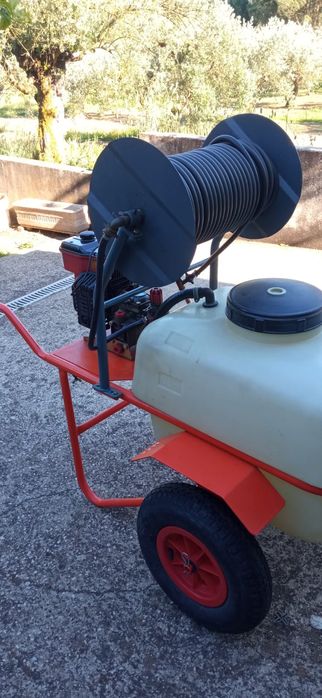 Máquina de pulverização com carro de mão
