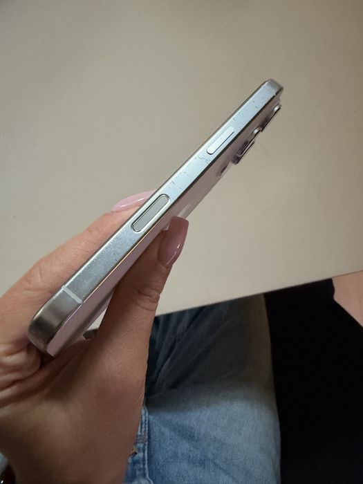 iPhone 16pro 92% baterii