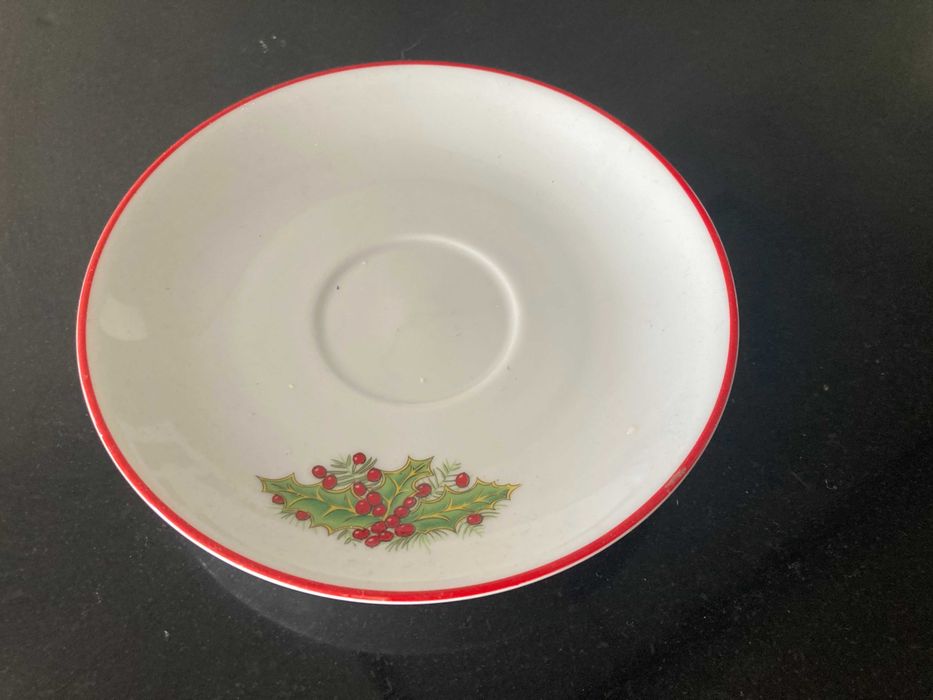 6 peças da Vista Alegre das coleções Christmas Magic, Alma do Porto by Beatriz Lamanna e Bairro das Flores by Fernanda Massotti
