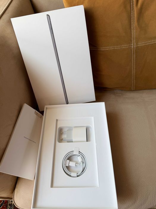 Ipad (8th Generation) WI-FI + Cellular 128 GB (cinzento sideral)