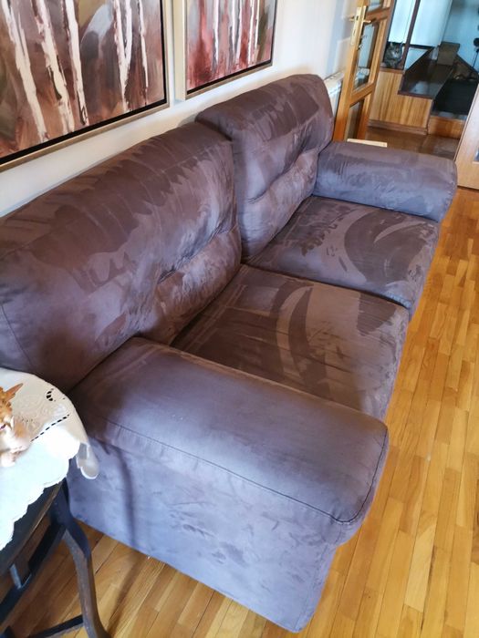 Sofá 2 lugares cor castanho