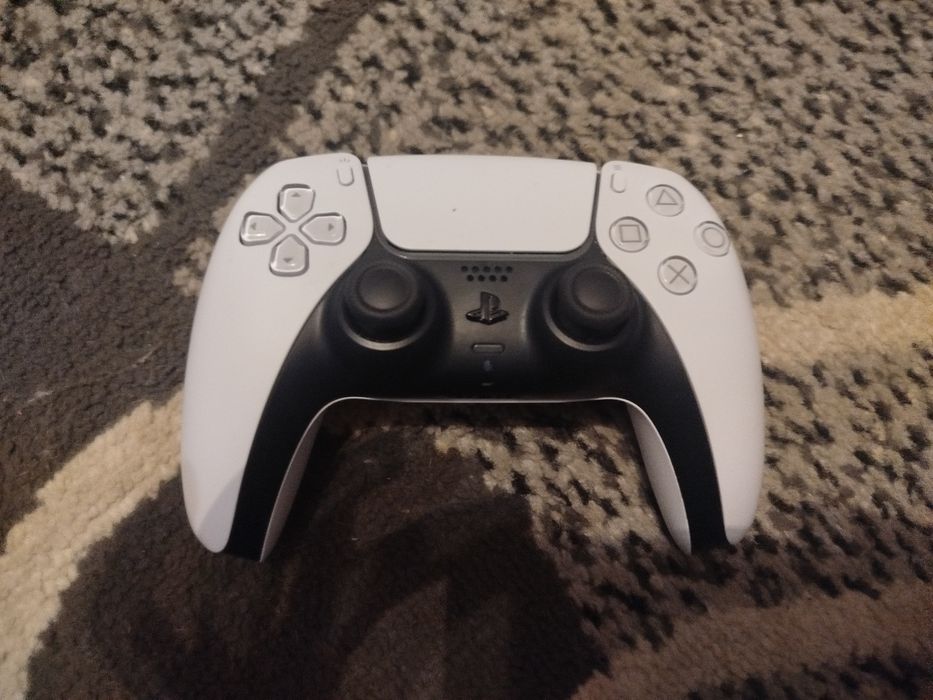 PS5 Slim 1TB z napędem + pad + dysk 2TB + 10 gier – IDEALNY STAN OKAZ