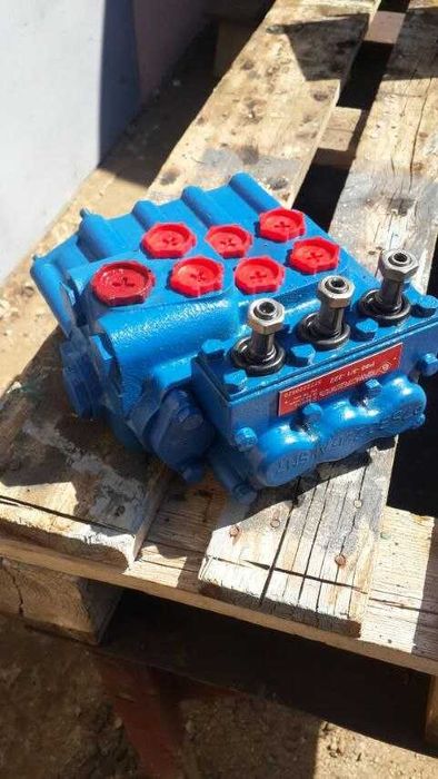 Гідророзподільник МТЗ,John ,Case,Claas, JCB,Р80,РП70,Р160,Р100