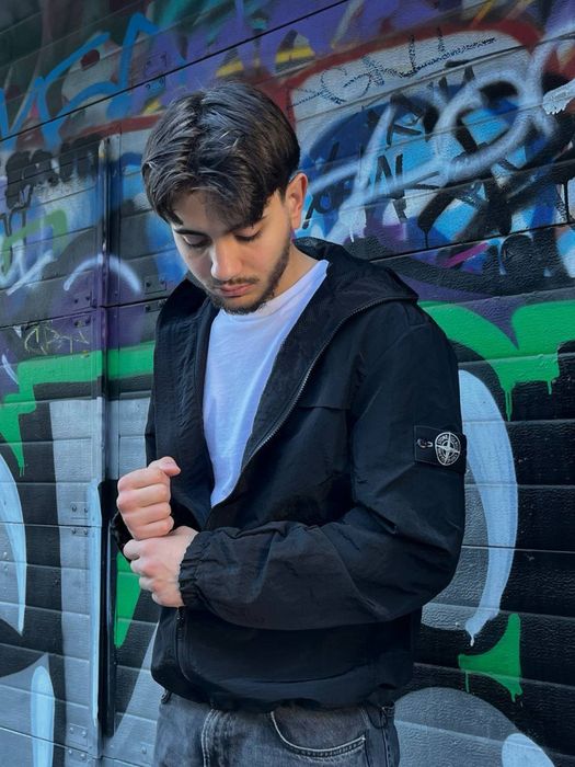 Stone Island — легка вітровка