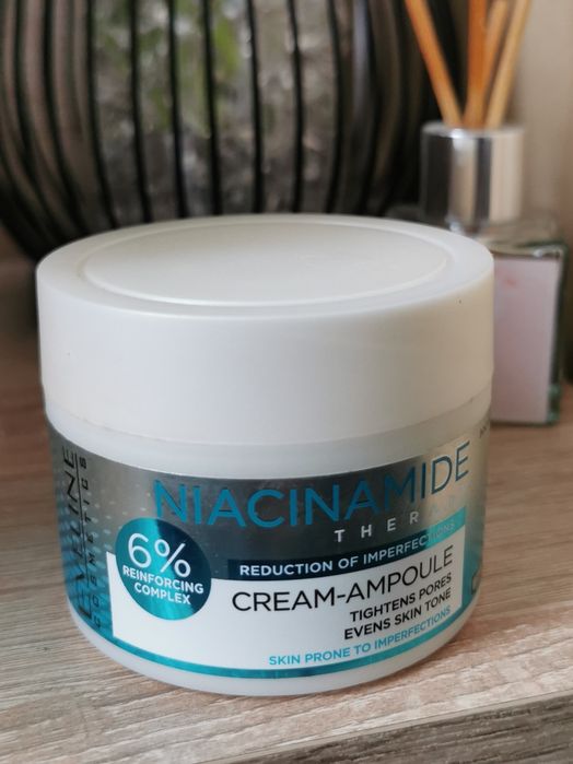 Krem - ampułka Eveline Niacamide niedoskonałości