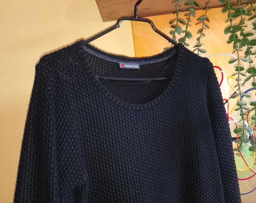 sweter czarny damski 40 L*Streed One* tył zaokrąglony dłuższy