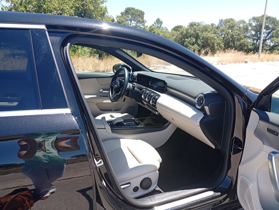 Mercedes A250e Limousine