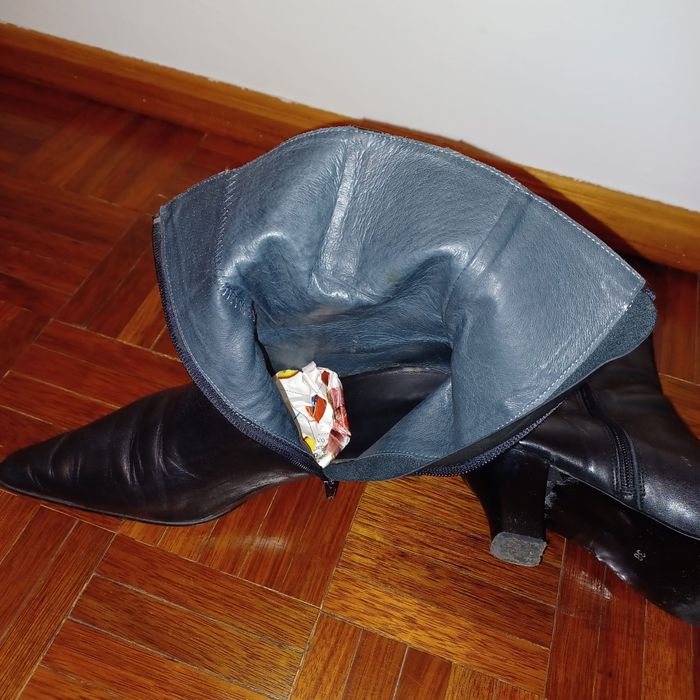 Bota de senhora em pele