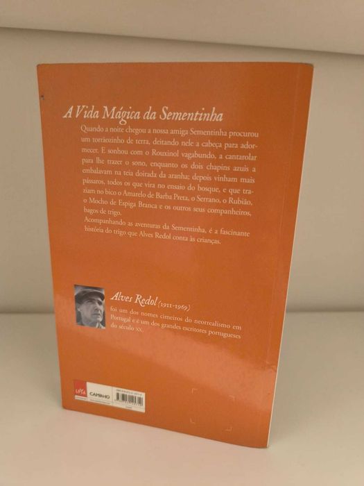 Livro "A Vida Mágica da Sementinha" de Alves Redol