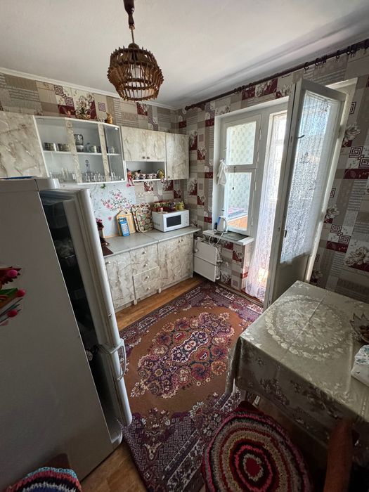 Продается трехкомнатная квартира на Затоке!