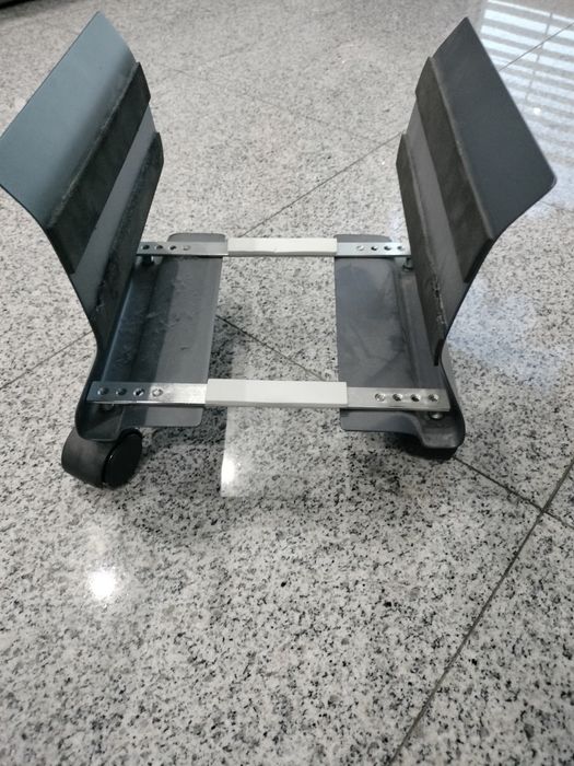 Suporte de chão para computador