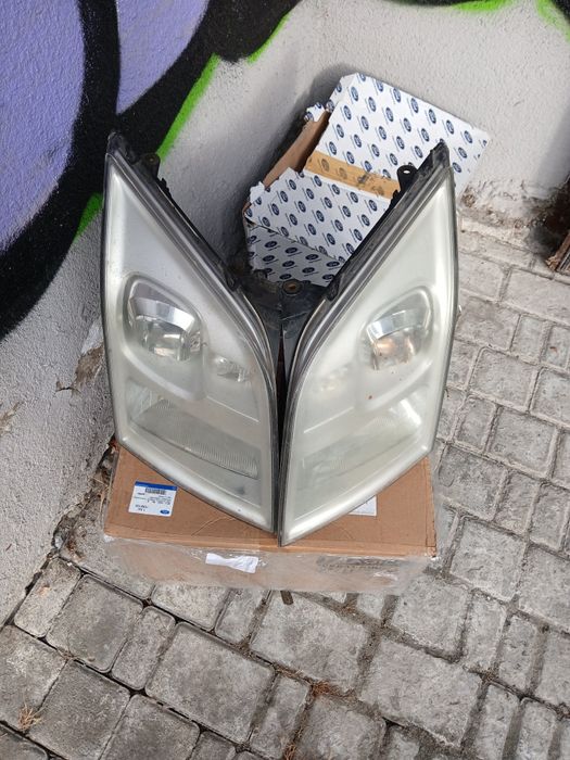 Фара форд транзит 2011 рік