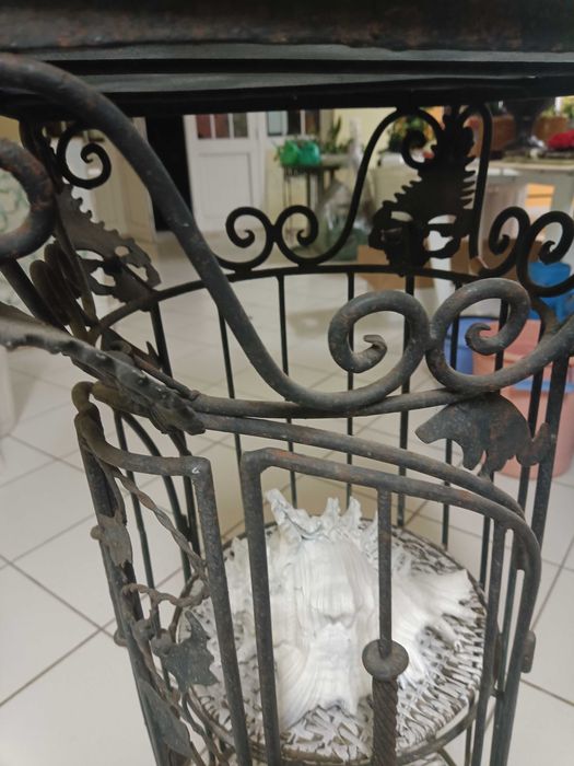 Mini bar em ferro funfido
