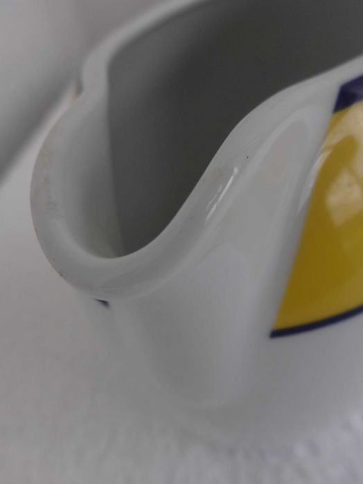 Leiteira em porcelana Costa Verde