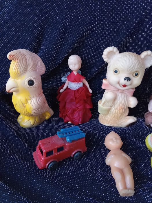 Іграшки різні дитячі