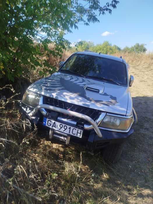 Мітсубісі Паджеро Спорт