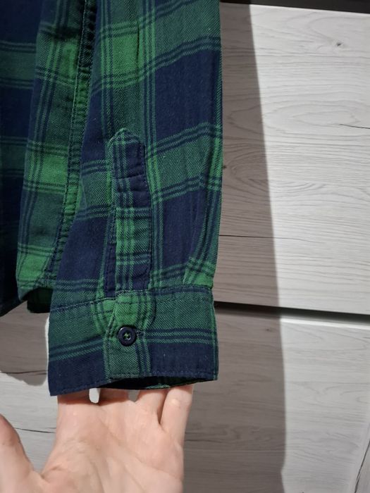 Koszula damska w kratę zielono-granatowa.