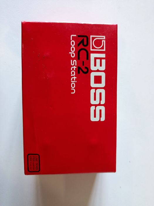 Pedais Boss BF-3, ML- 2, RC-2, Peavey aRage 158 e Cort Corbow