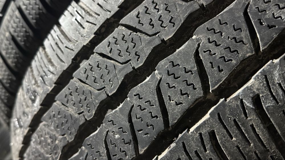 235 65 16C Hankook 23 год зимняя резина цешка 235/65/16С