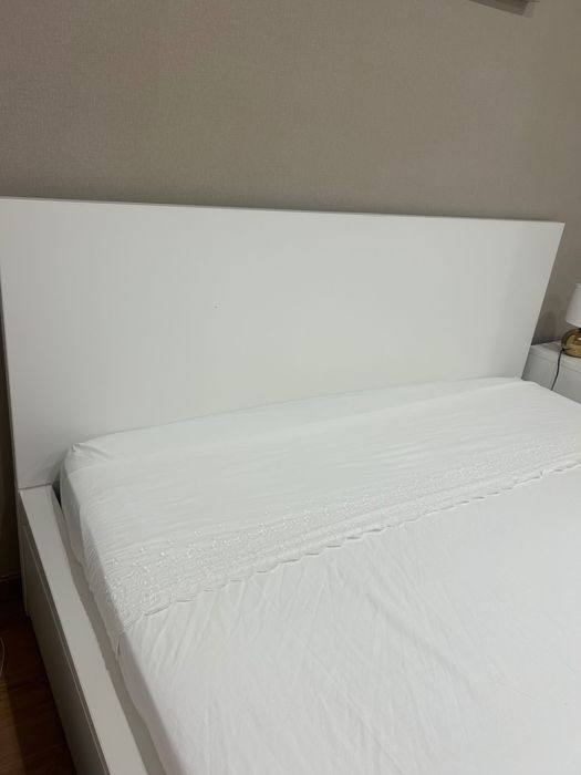 Cama casal 180x200 - Ikea Malm